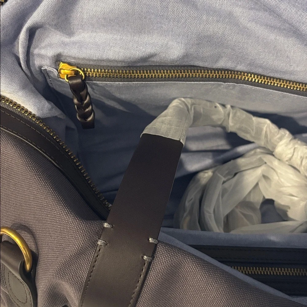 Vineyard vines elevated duffel Gray and Black Men's Bag